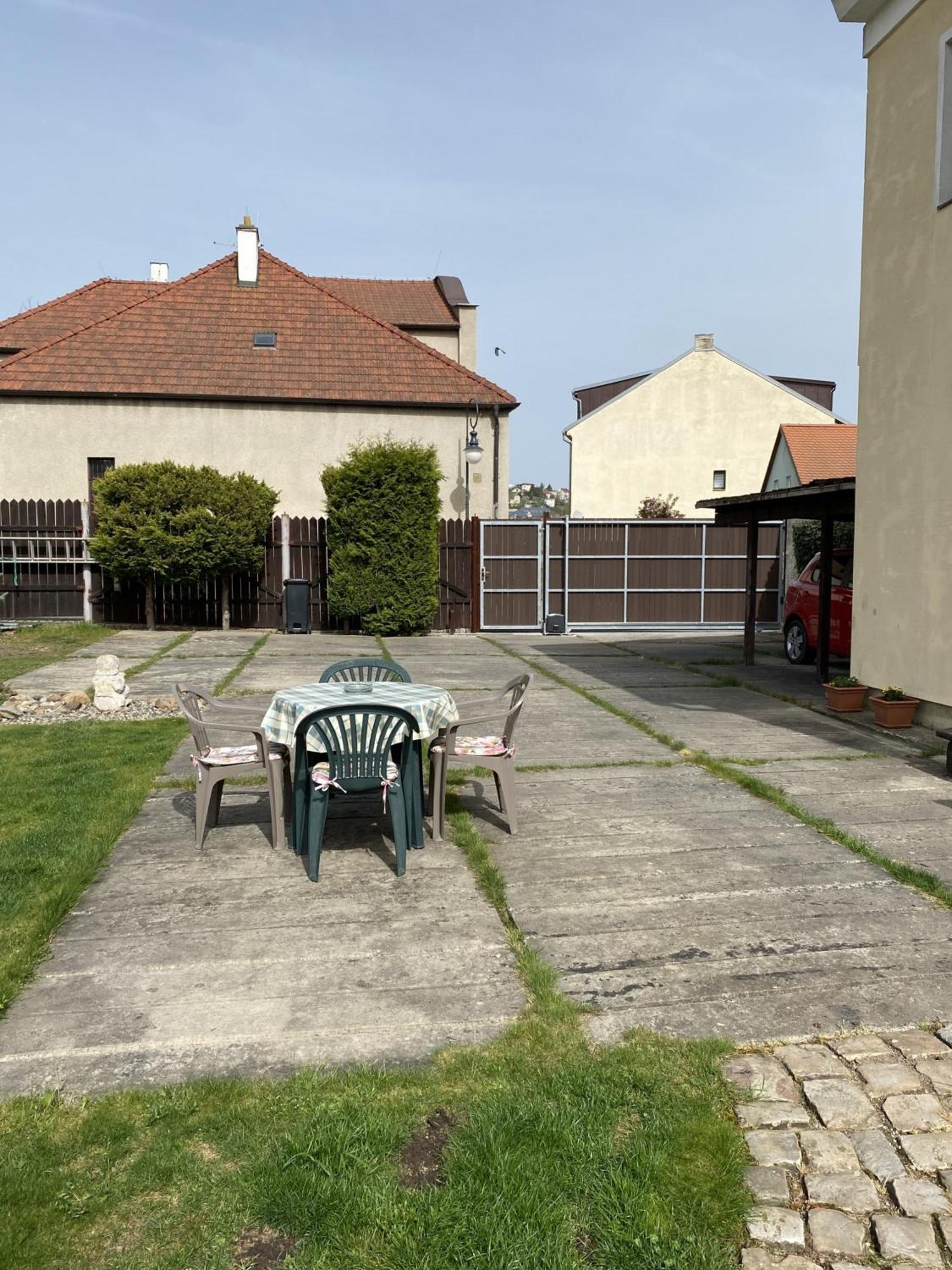 Apartman Na Ostrove Beroun 外观 照片
